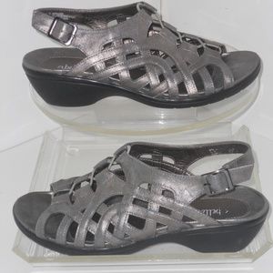 ABELLA GREY LEATHER SHOES SIZE 9 MEDIUM